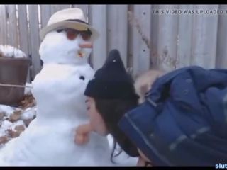 Καναδέζικο έφηβος/η fucks snowman