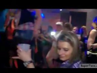 डर्टी चलचित्र पार्टी में रात क्लब साथ cocksucking