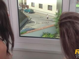 Imitacja hostel - latynoska i italiano dziewczyny pieprzyć za niemieckie buddy w inviting trójkąt