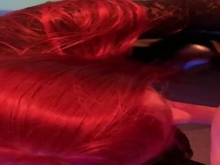 Say mê tóc đỏ crossdresser trong ghết hút thành viên phần 1