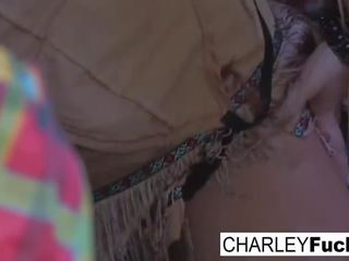 Charley cums όλα πέρα