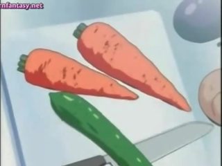 Хентай мастурбує з a carrot