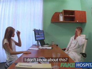 Falso spital mjekësore practitioner fucks patients i ngushtë pidh në kurë e tij hangover