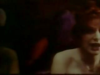 Le bordel 1974: falas x çeke seks film shfaqje 47