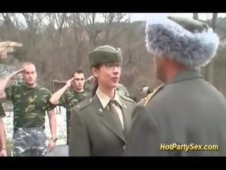Militer pemuda mendapat tentara air mani