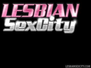 Sangat indah dewi lesbian benar gratis menunjukkan